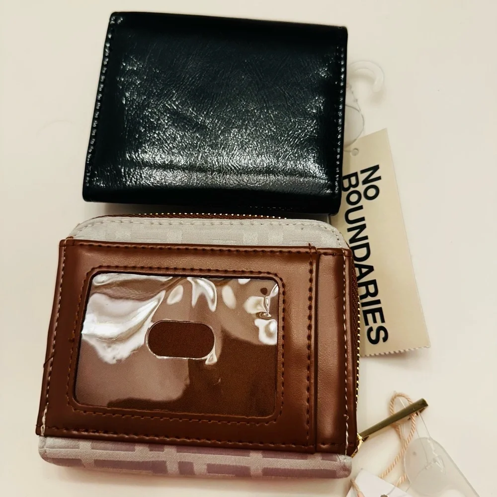 Bundle of 2 wallets